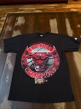 Vintage BOYS 1998 Chicago Bulls 6x NBA CHAMPIONS STARTER T-SHIRT